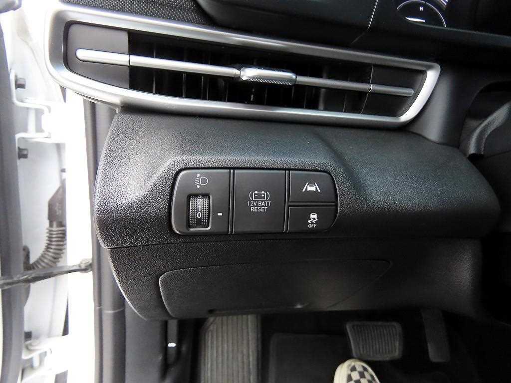 HYUNDAI Avante - Vista 12