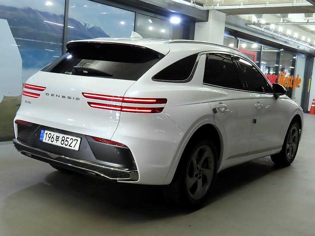 Genesis GV70 - Vista 4
