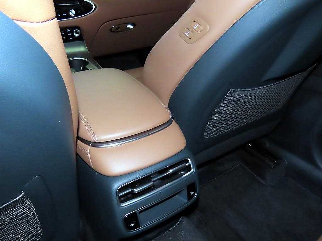 Genesis GV70 2025 Blanco - Importación desde Corea - HF Imports Iquique - Foto 16