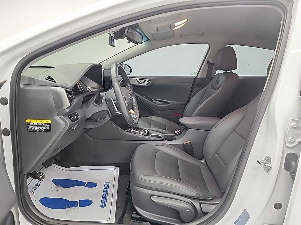 HYUNDAI Ioniq - Vista 6