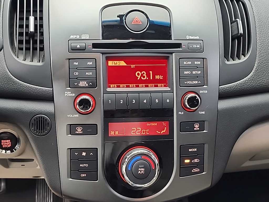 KIA Forte 2010 Blanco - Importación desde Corea - HF Imports Iquique - Foto 13