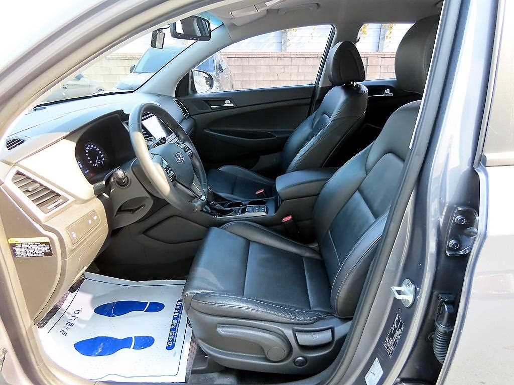 HYUNDAI Tucson - Vista 5