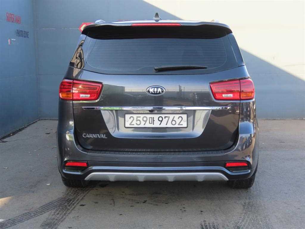 KIA Carnival - Vista 4