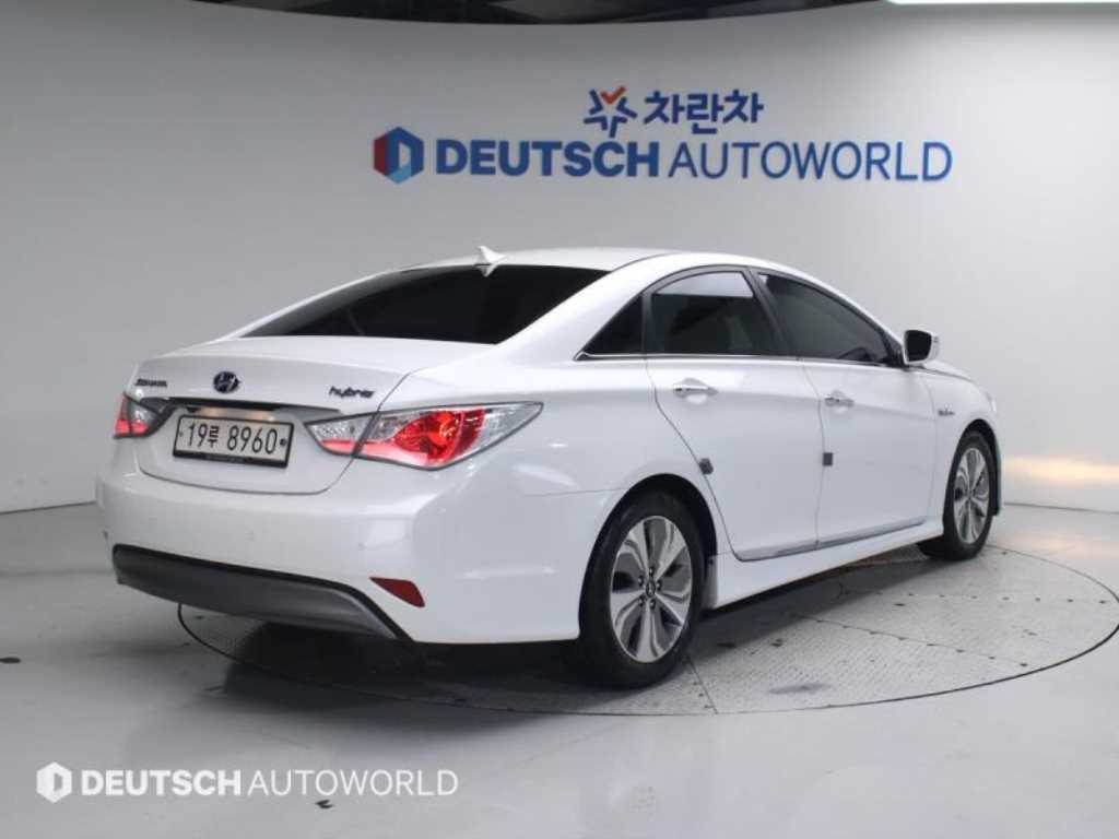 HYUNDAI Sonata - Vista 2