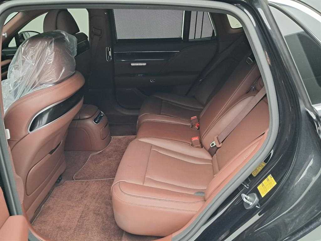 Genesis G90 - Vista 12