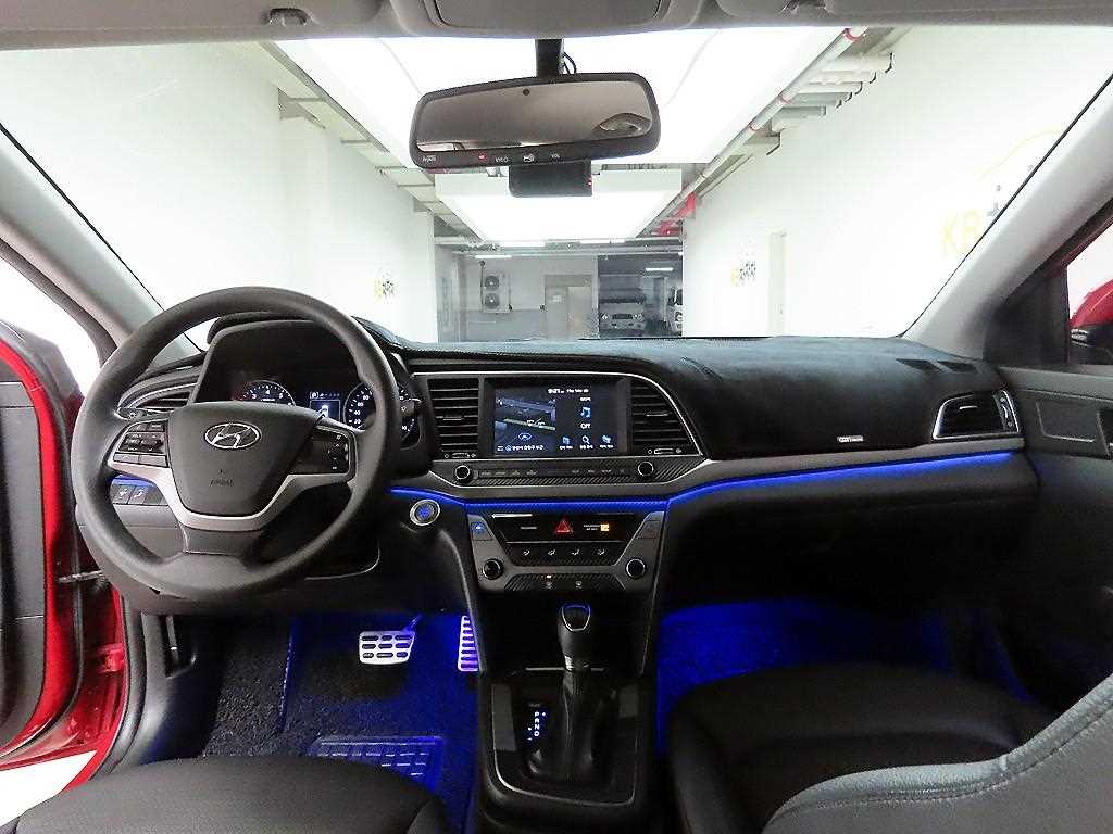 HYUNDAI Avante - Vista 8