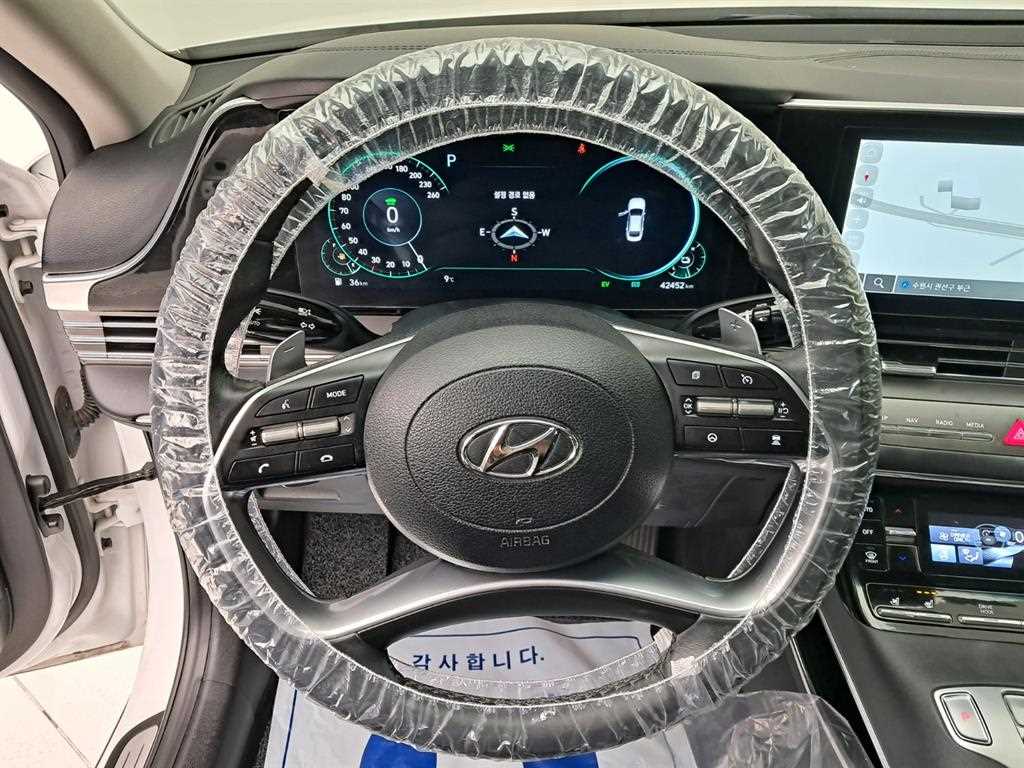 HYUNDAI Grandeur - Vista 7