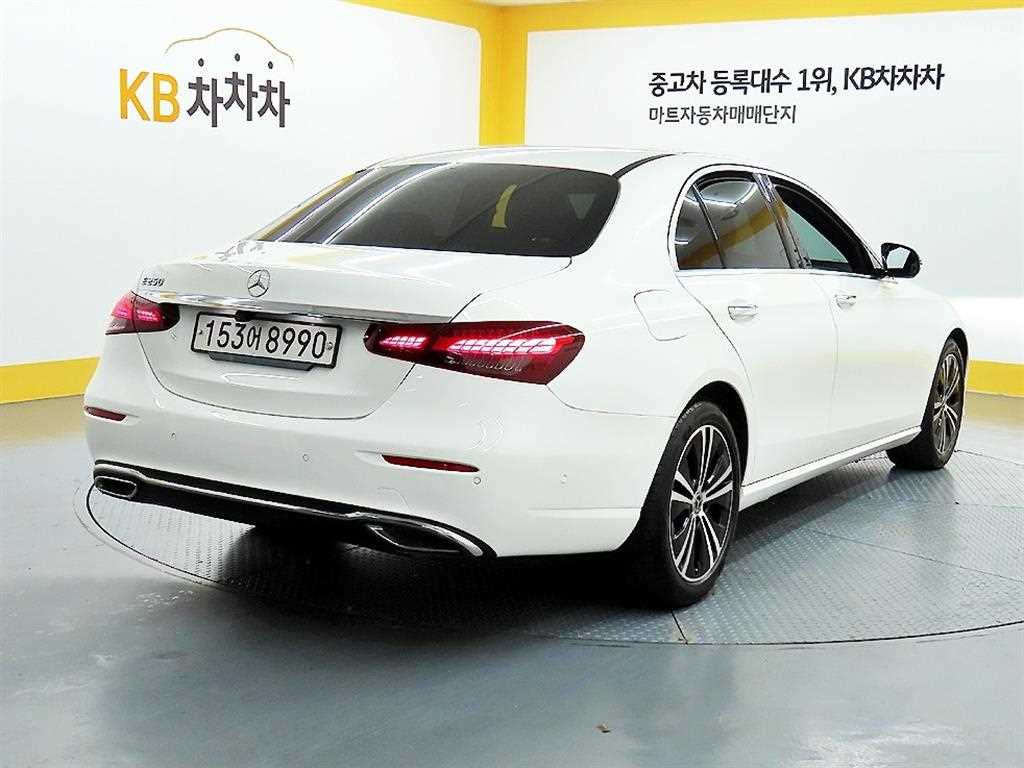 Mercedes Benz E class - Vista 4