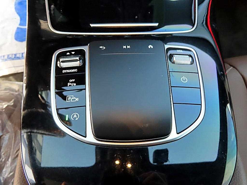 Mercedes Benz E class - Vista 12