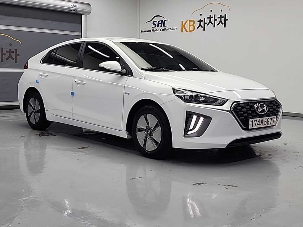 HYUNDAI Ioniq - Vista 4