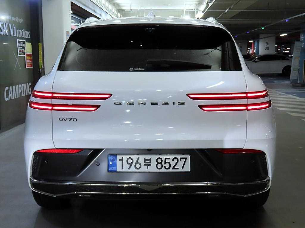 Genesis GV70 - Vista 5