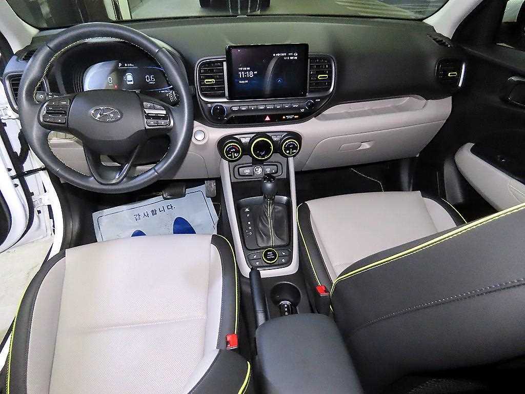 HYUNDAI Venue - Vista 10