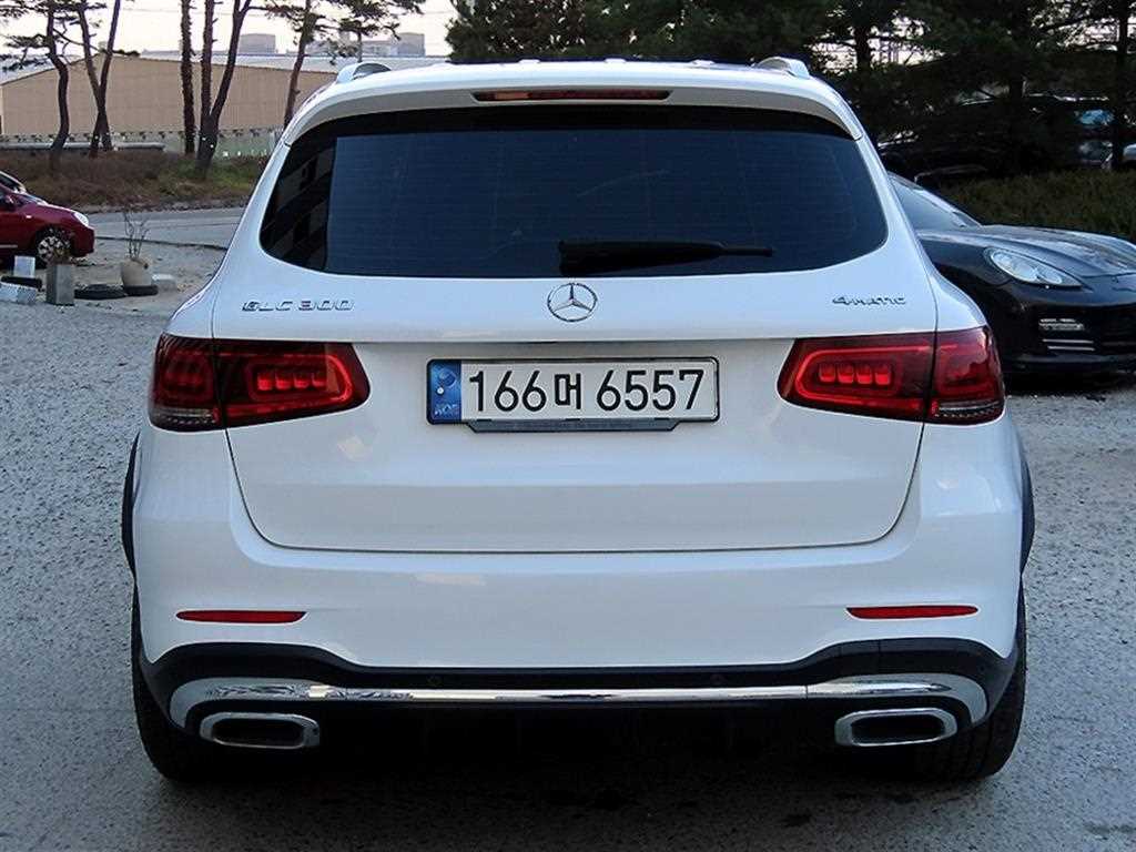 Mercedes Benz GLC Class - Vista 4