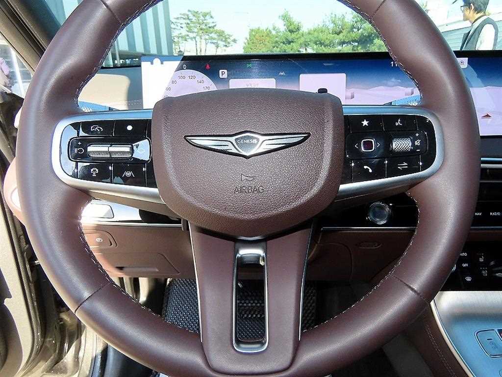 Genesis GV70 - Vista 8