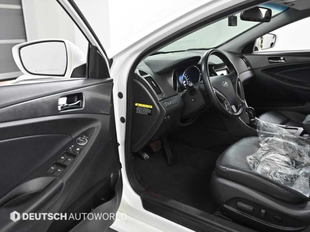 HYUNDAI Sonata - Vista 11