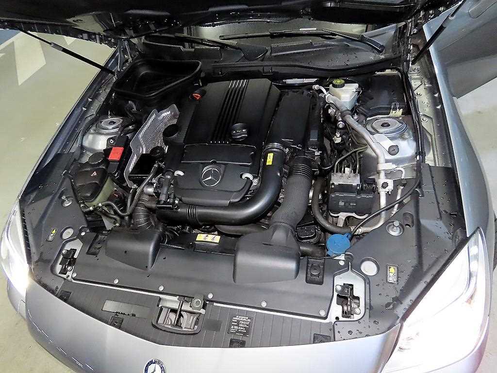 Mercedes Benz SLK Class 2012 Gris - Importación desde Corea - HF Imports Iquique - Foto 18