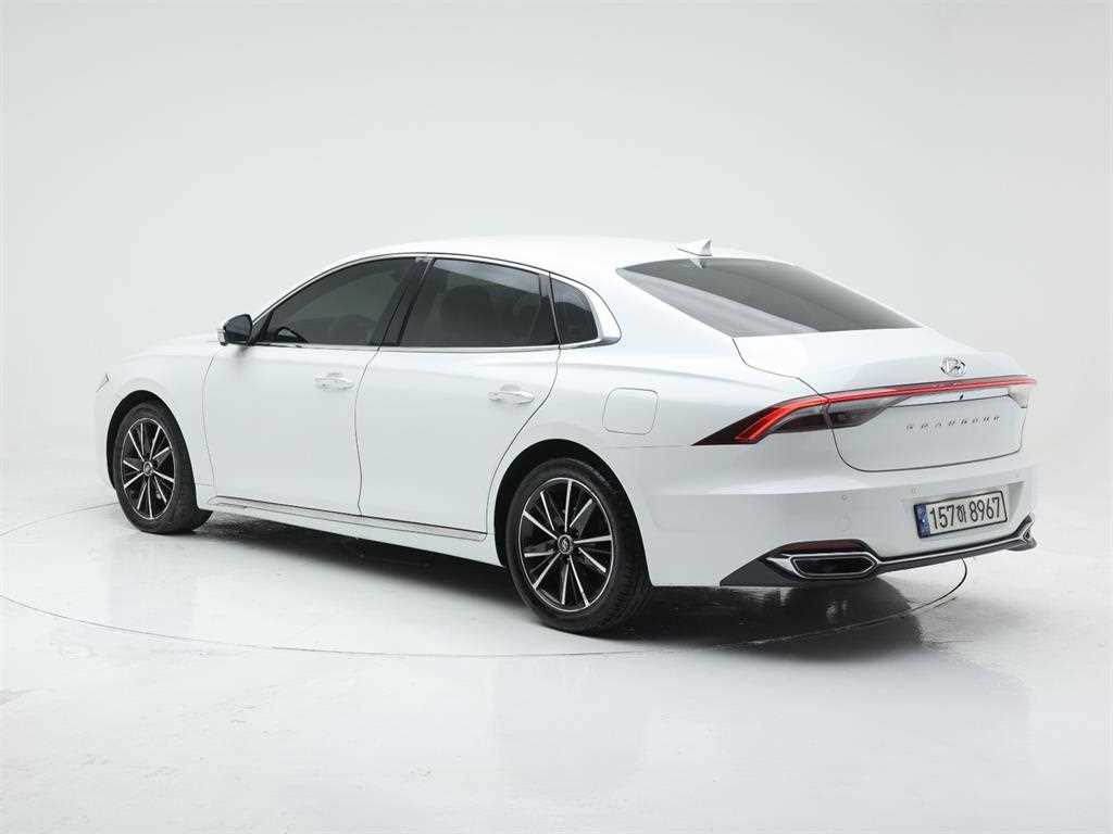 HYUNDAI Grandeur - Vista 4