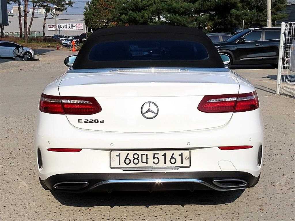 Mercedes Benz E class - Vista 4