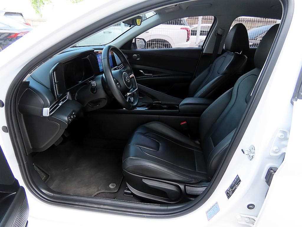 HYUNDAI Avante - Vista 5