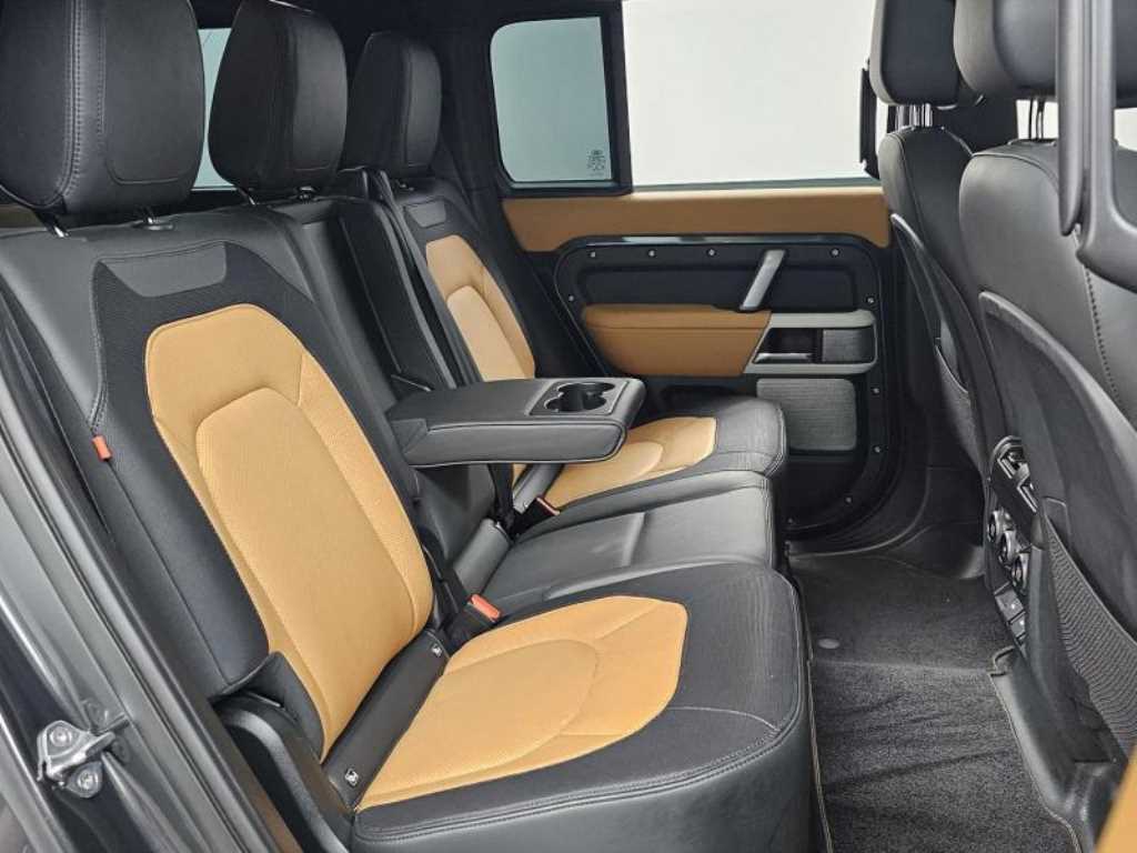 Land Rover Defender - Vista 12
