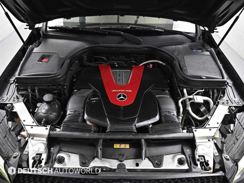 Mercedes Benz GLC Class - Vista 6