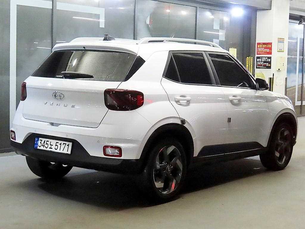 HYUNDAI Venue - Vista 4