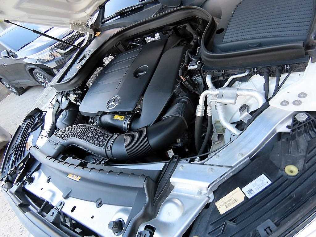 Mercedes Benz GLC Class 2022 Blanco - Importación desde Corea - HF Imports Iquique - Foto 19