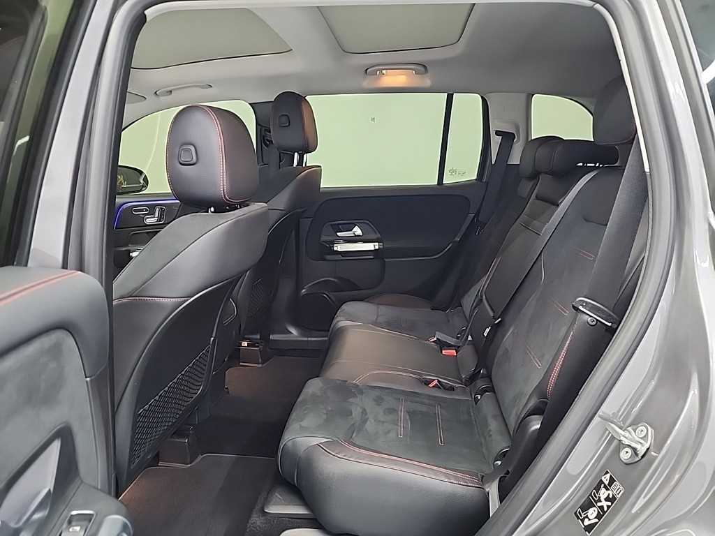 Mercedes Benz GLB Class - Vista 12