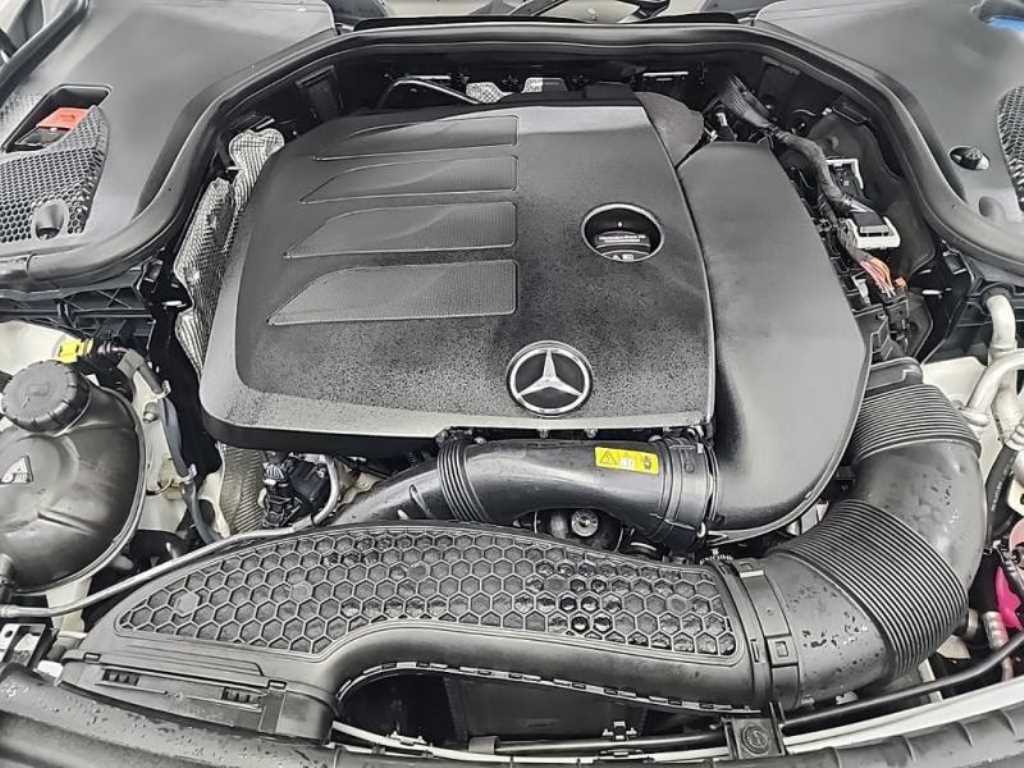 Mercedes Benz E class - Vista 5