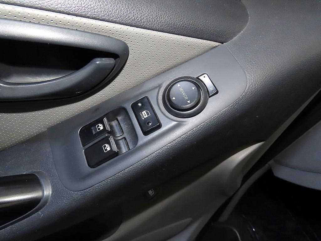 HYUNDAI Starex - Vista 12