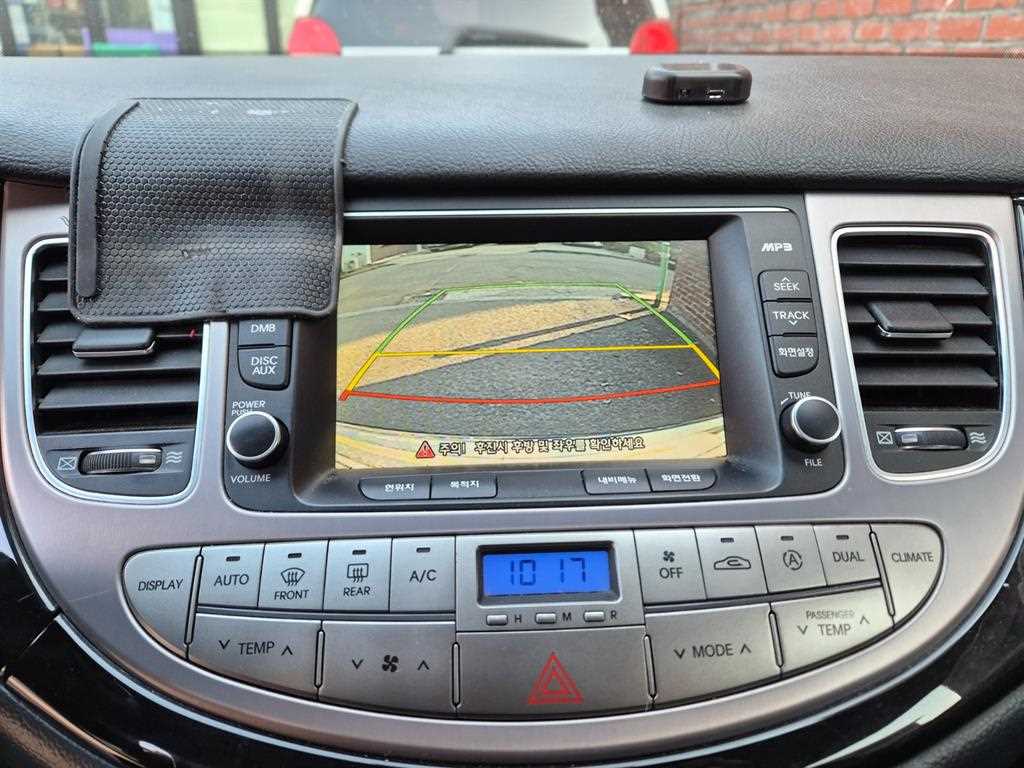 HYUNDAI Genesis - Vista 11