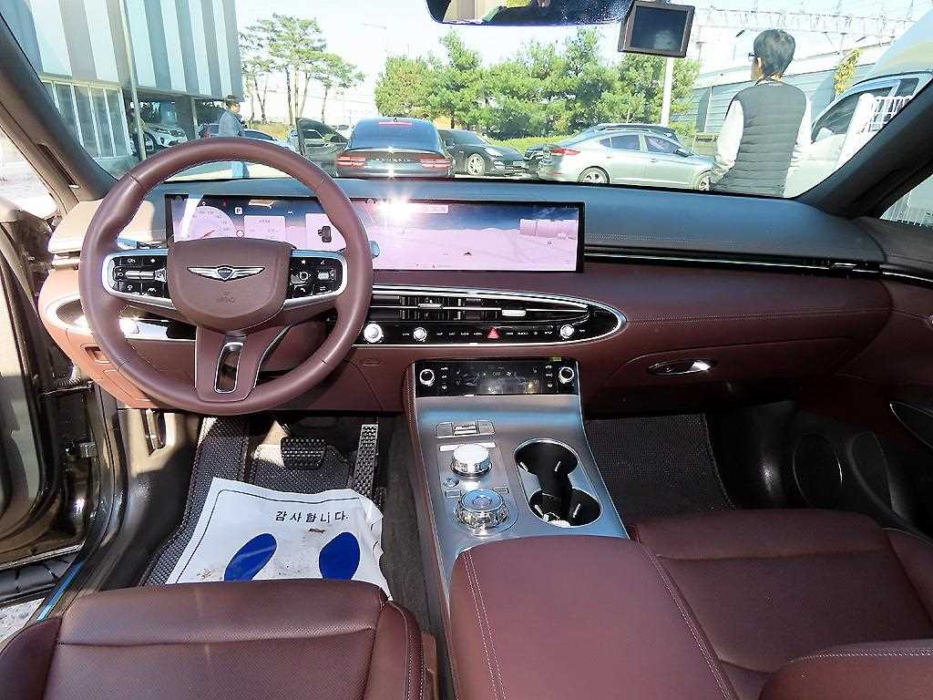 Genesis GV70 - Vista 7