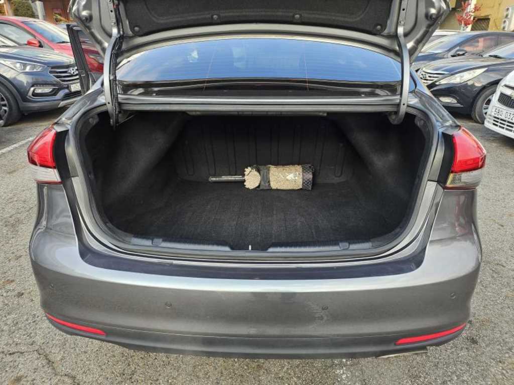 KIA K3 2018 Gris - Importación desde Corea - HF Imports Iquique - Foto 19