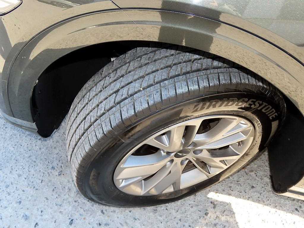 Genesis GV70 2025 Gris - Importación desde Corea - HF Imports Iquique - Foto 20