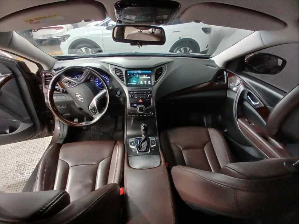 HYUNDAI Grandeur - Vista 6