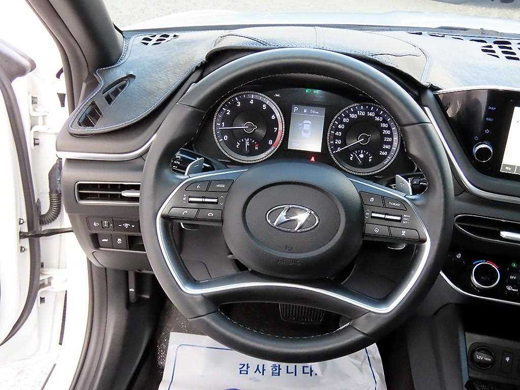HYUNDAI Sonata - Vista 8