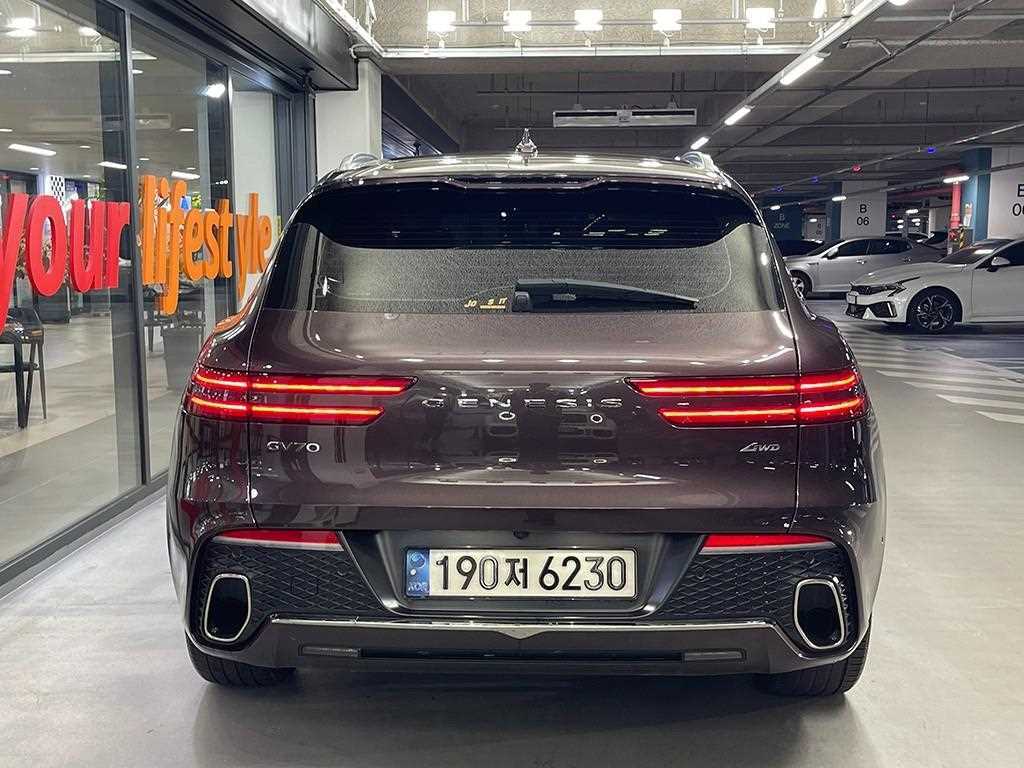 Genesis GV70 - Vista 4