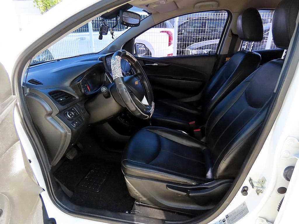 Chevrolet Spark - Vista 5