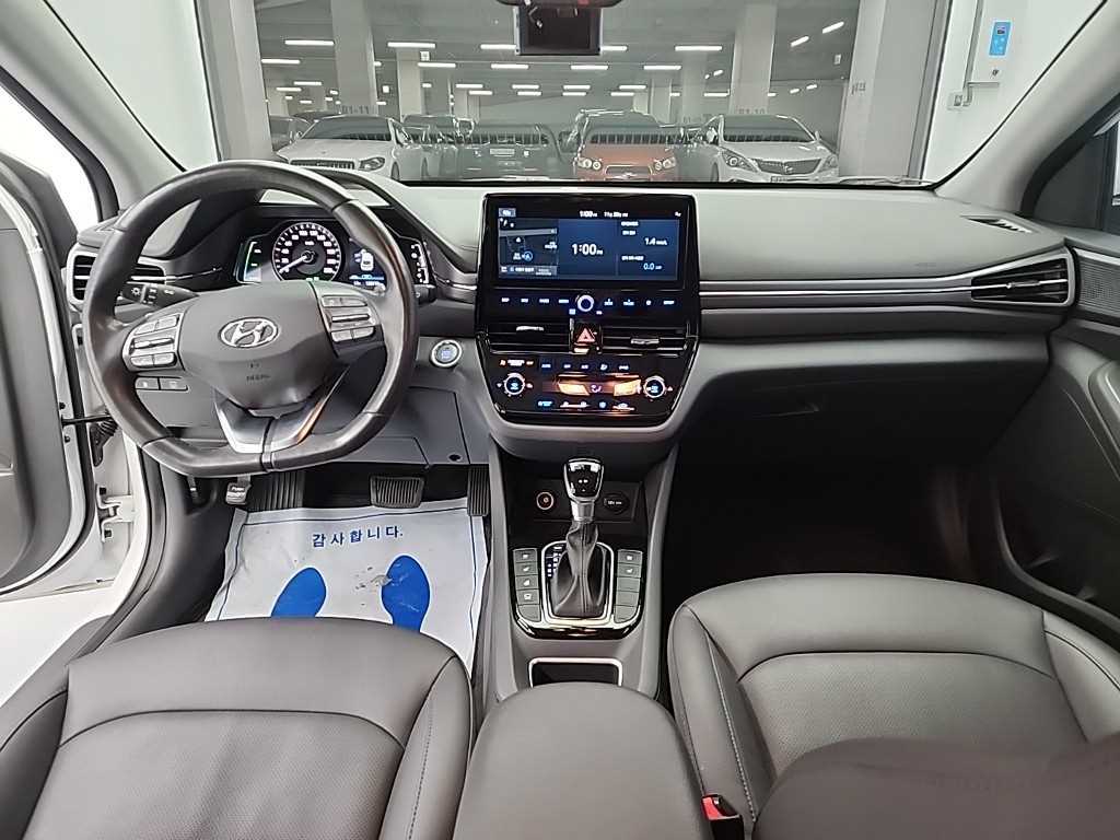 HYUNDAI Ioniq - Vista 5