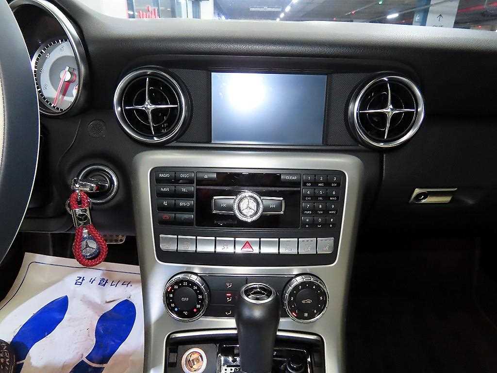 Mercedes Benz SLK Class 2012 Gris - Importación desde Corea - HF Imports Iquique - Foto 13