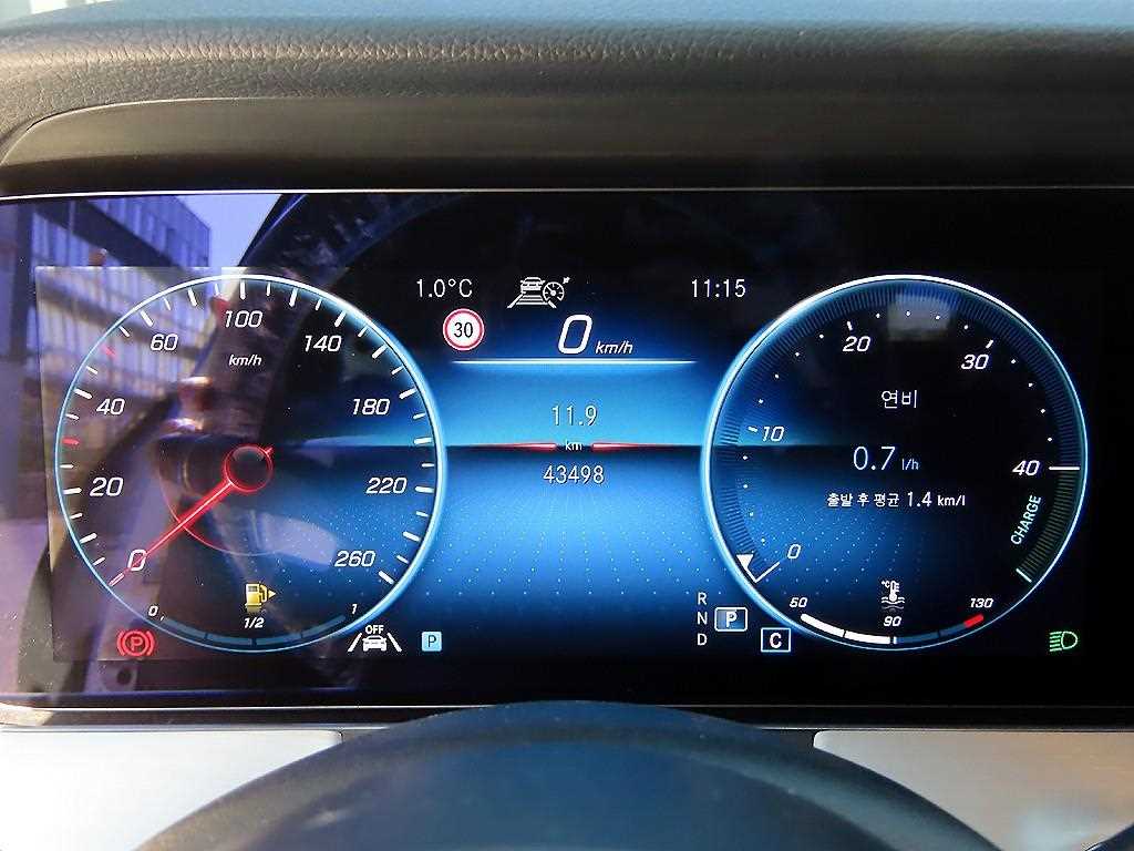 Mercedes Benz E class - Vista 9