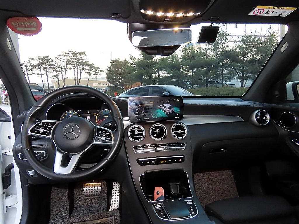 Mercedes Benz GLC Class - Vista 7