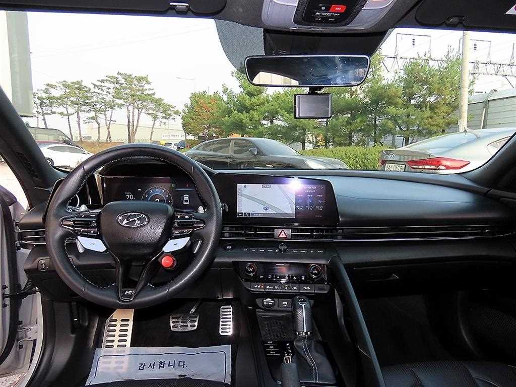 HYUNDAI Avante - Vista 7