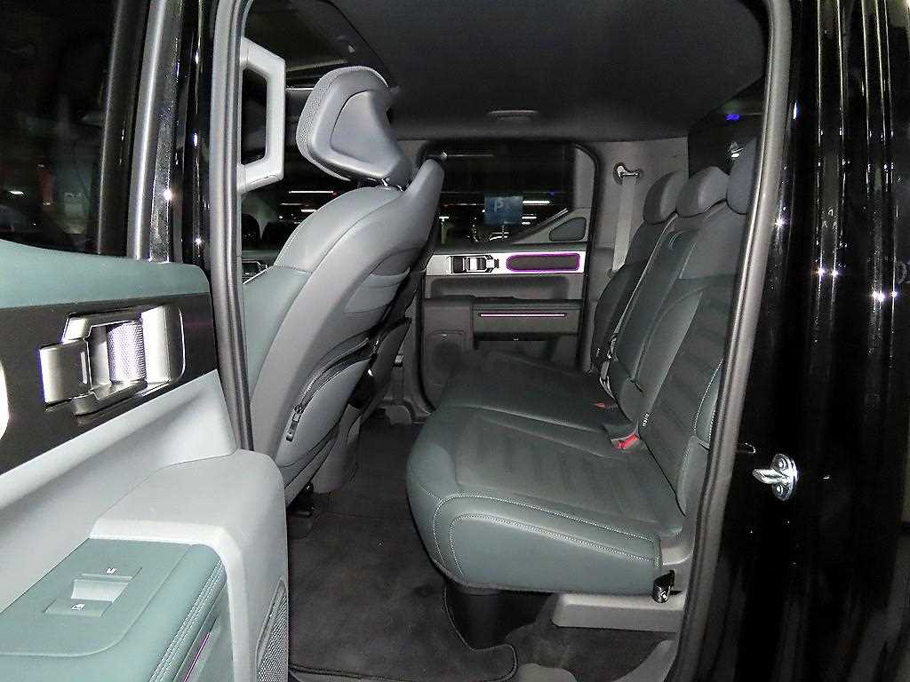 KIA Tasman - Vista 7