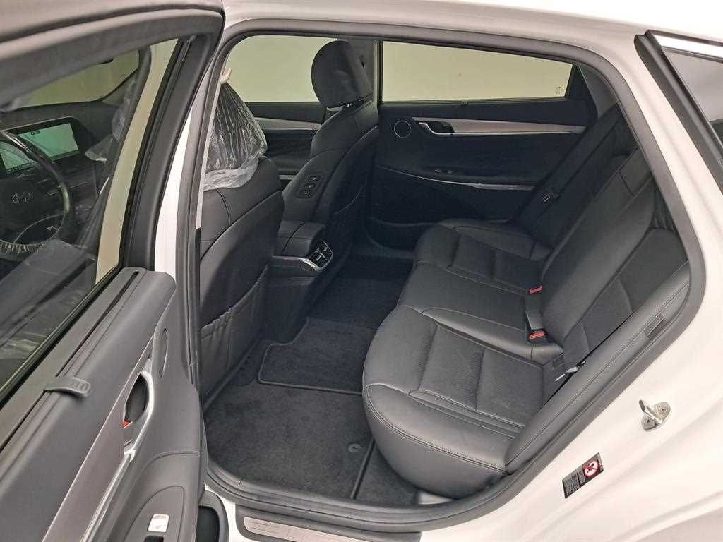 HYUNDAI Grandeur - Vista 12