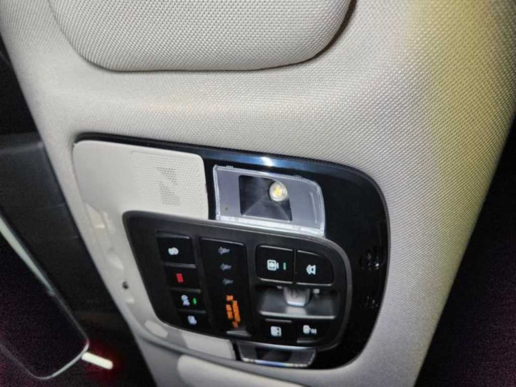 HYUNDAI Sonata - Vista 12