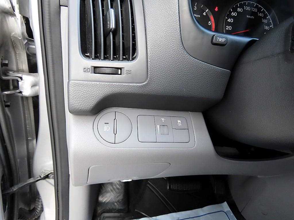 HYUNDAI Starex - Vista 12