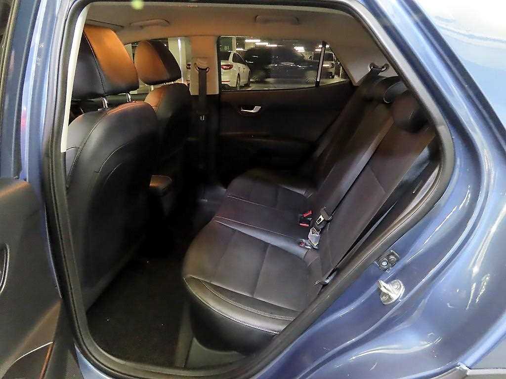 KIA Stonic - Vista 7