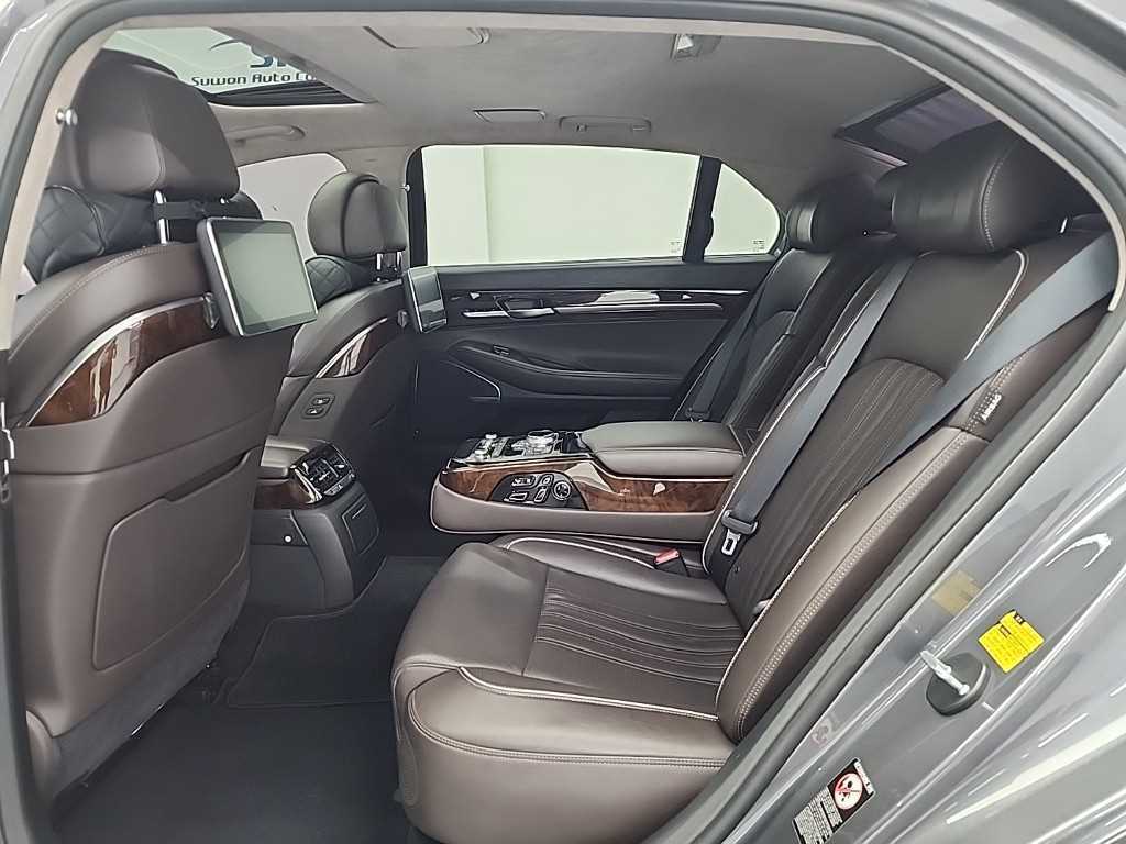 Genesis EQ900 - Vista 12