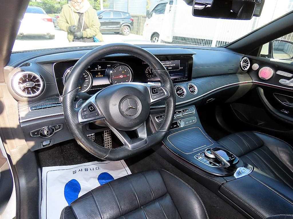 Mercedes Benz E class - Vista 12